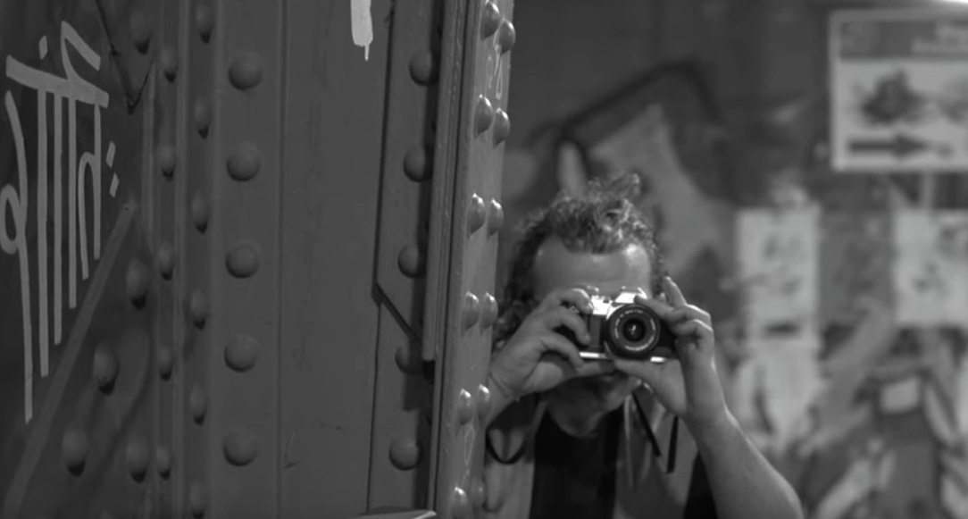 peeping-marco_stills-02