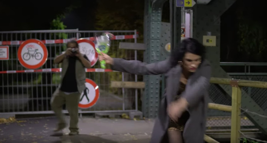 peeping-marco_stills-03