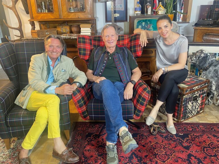 Rettl sich wer kann_Filmstill 3_Jo Cazee_Franz Klammer_Jaqueline Rauter