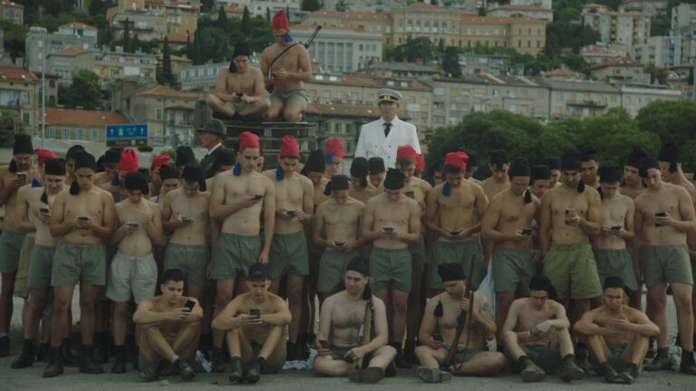 Photo 4 FOM_still_03_01_1.8.1-min