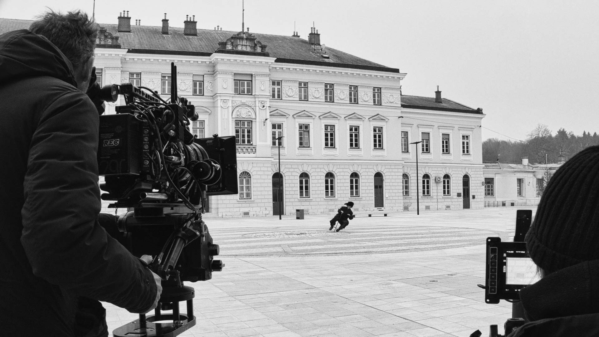 0k_The-Observer-from-East_6