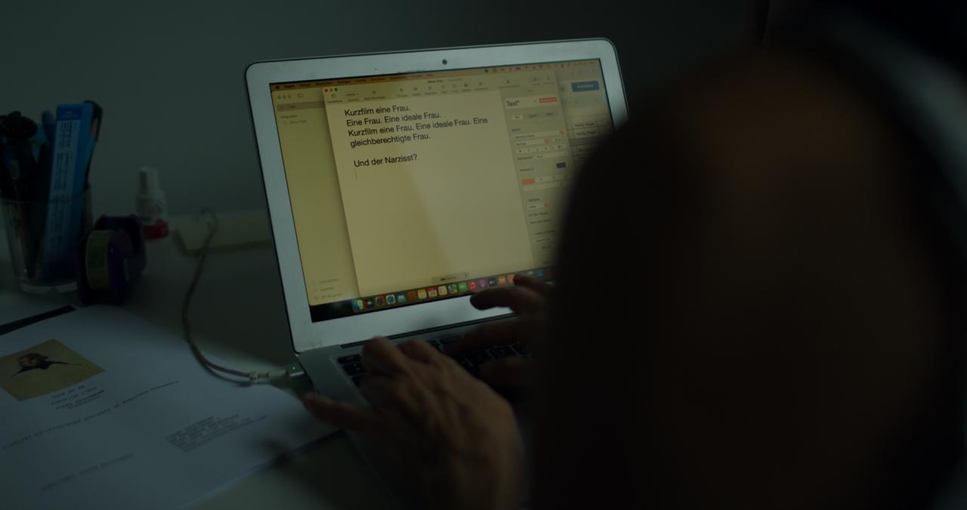 Nein. Ist ein ganzer Satz._3